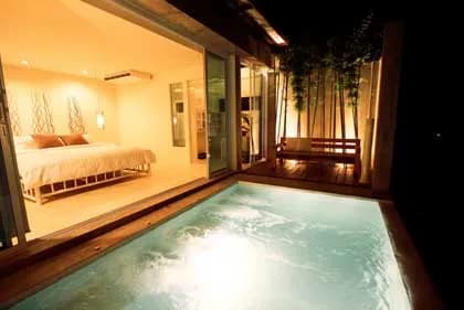 Velu Villa Pool