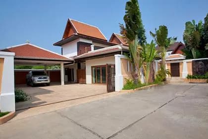 Avant-Garde Villa A photo 3 of 14