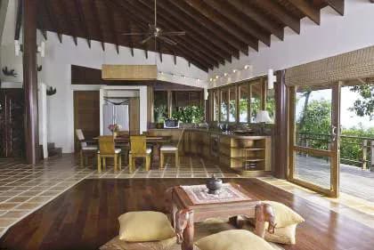 Spacious open plan living/dining