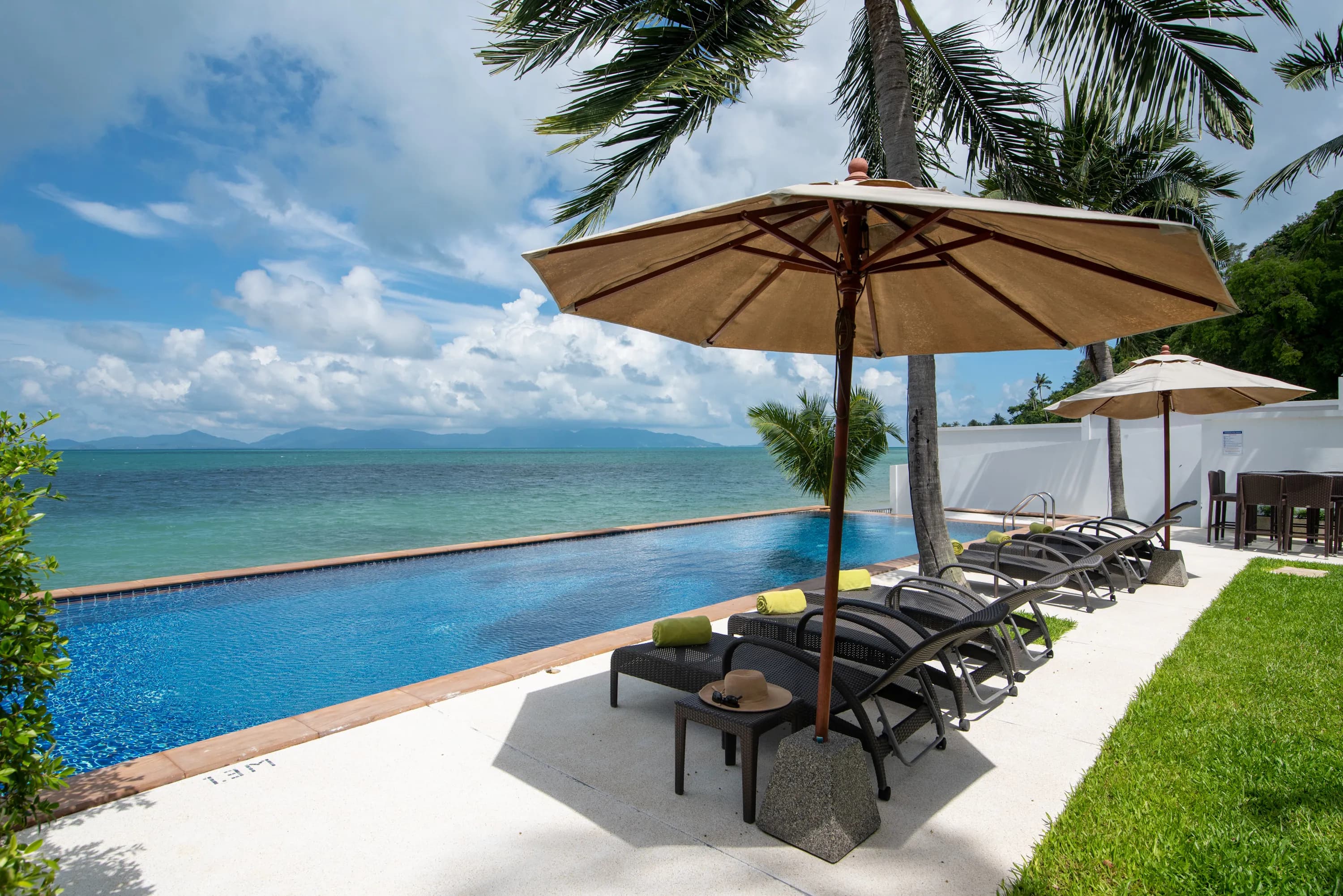 Lotus Beach Villa photo 3 of 17