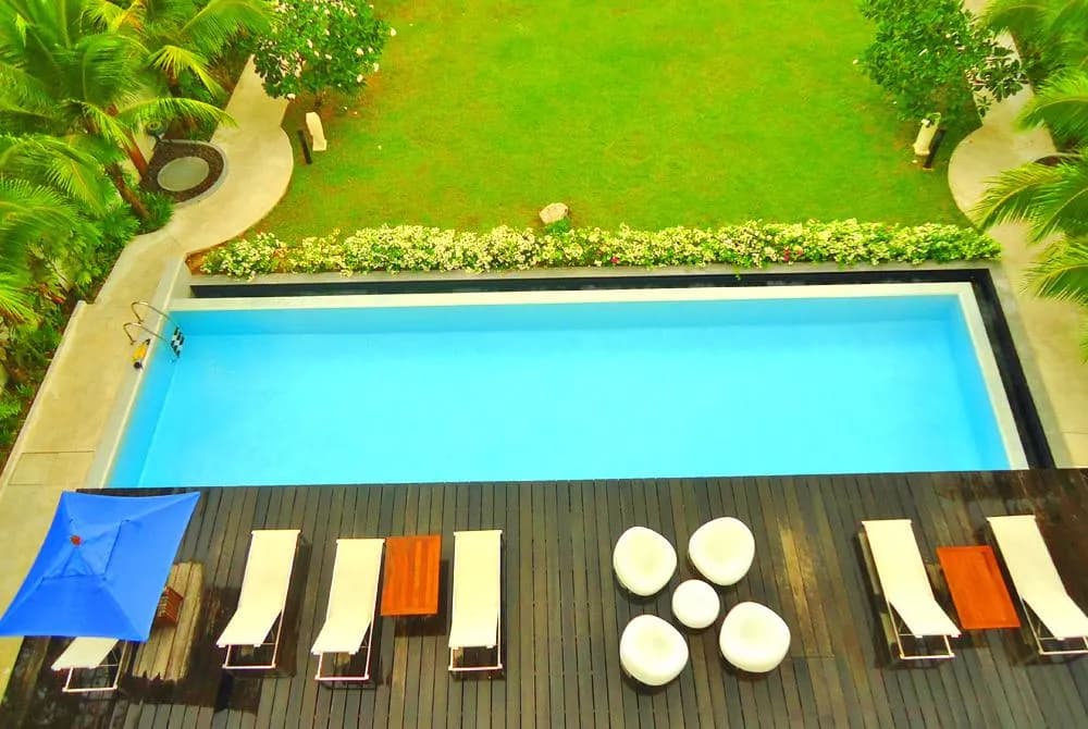 Skybox Beachfront Penthouse photo 4 of 17