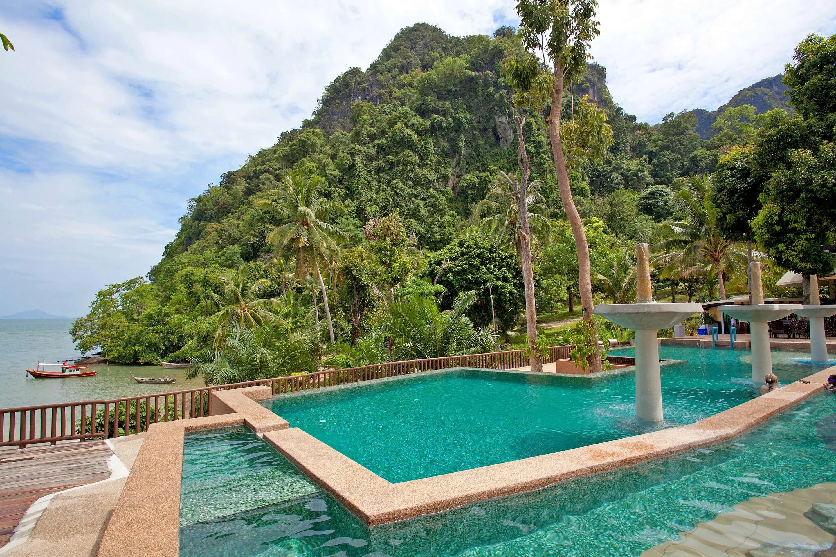 Krabi Beachfront Seaview Suite photo 3 of 15