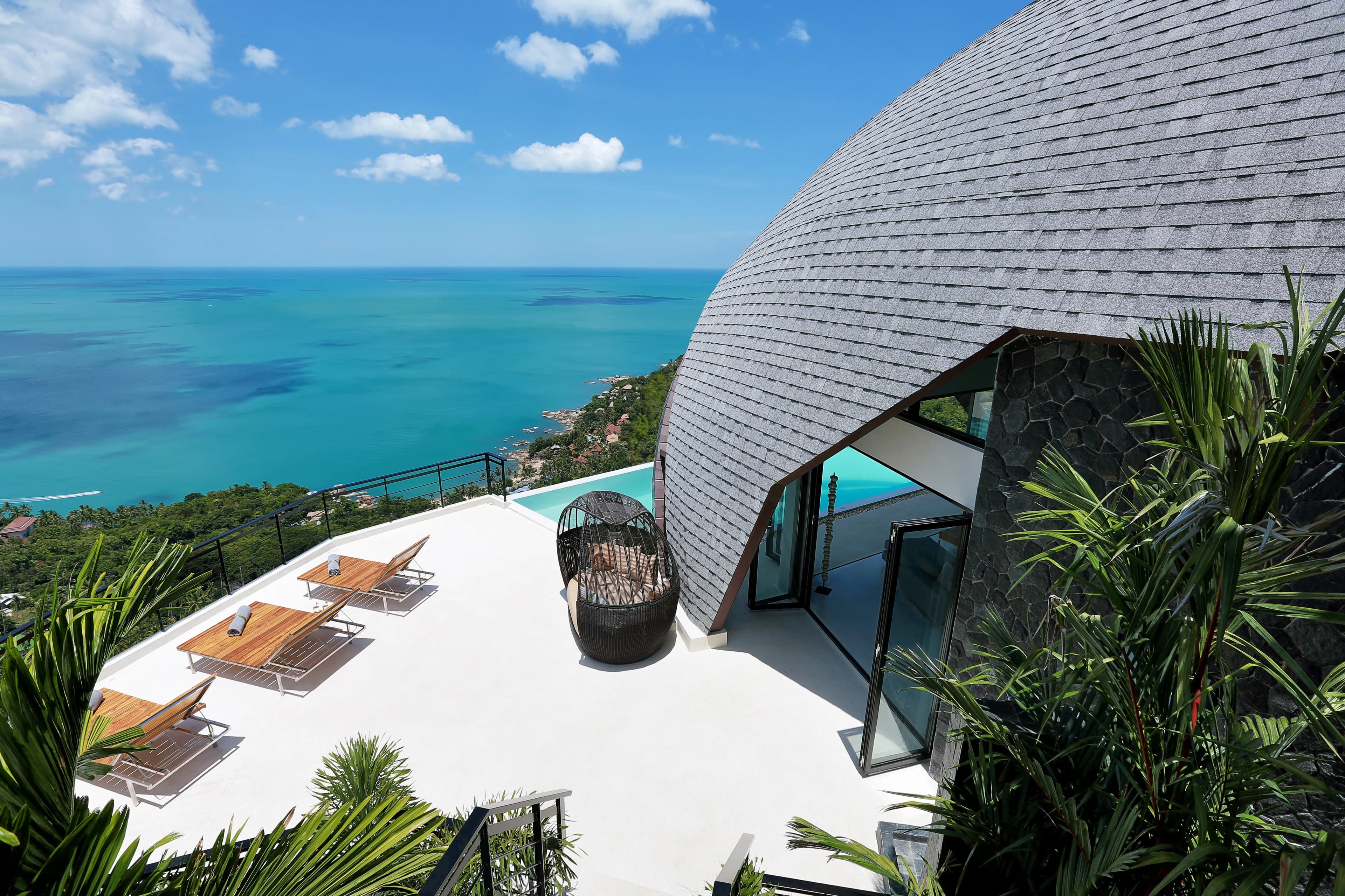 Tranquil living with plenty of relaxing space inside and out