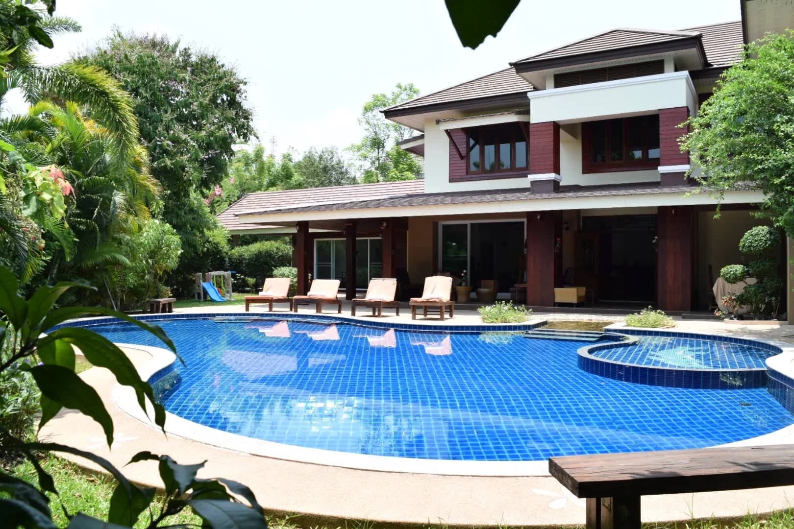 Lanna Karuehaad Villa photo 3 of 17