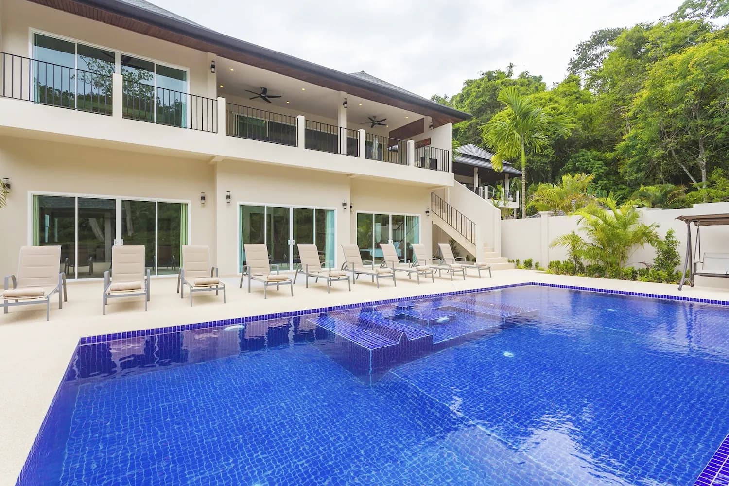 Ivory Villa photo 3 of 17