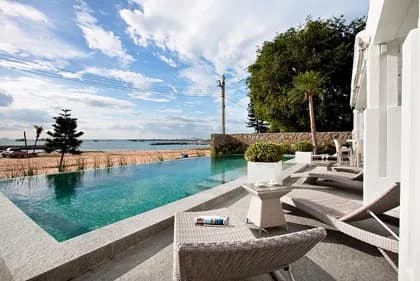Na Jomtien Beachfront Villa photo 3 of 17