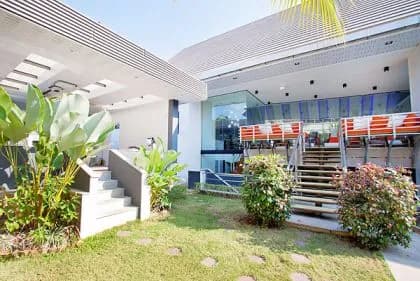 Royale Grand Villa photo 4 of 17