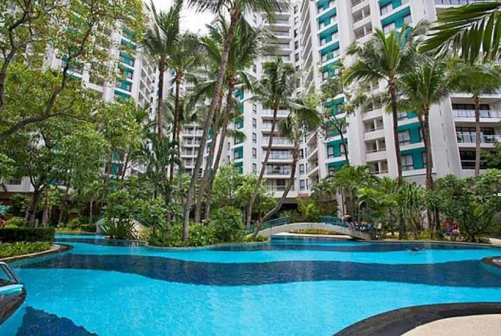 Sathorn 1 Bedroom Suite photo 3 of 17