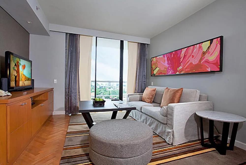 Sathorn 1 Bedroom Suite photo 5 of 17