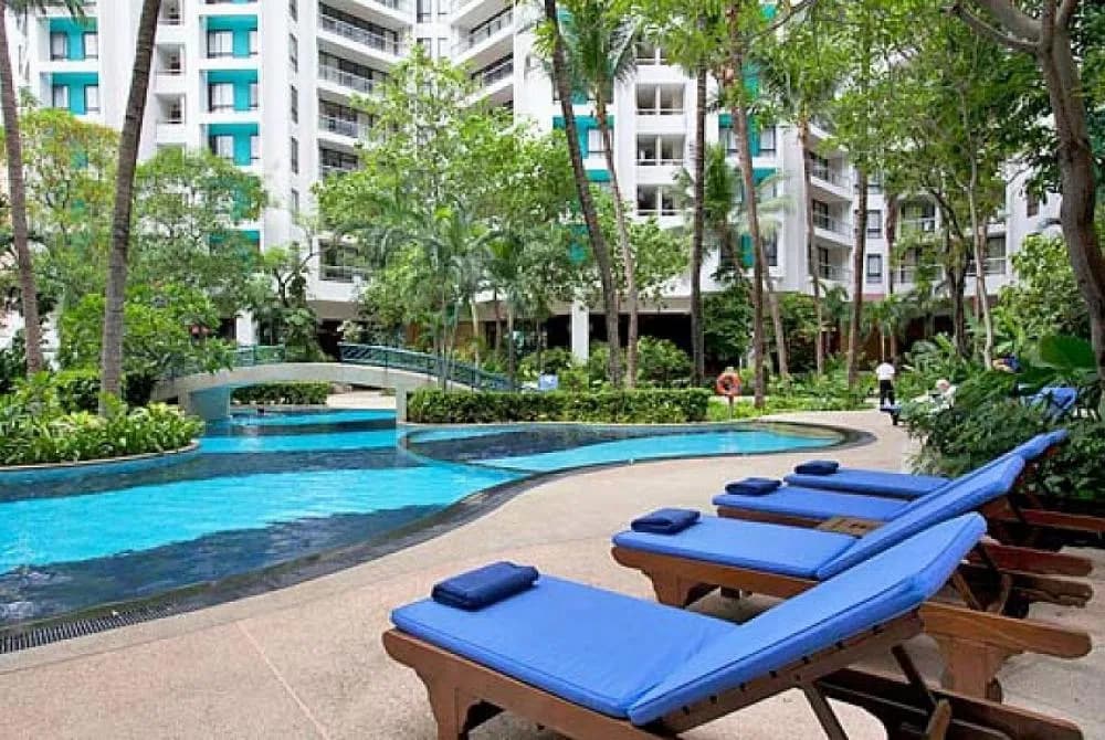 Sathorn 3 Bedroom Suite photo 4 of 17