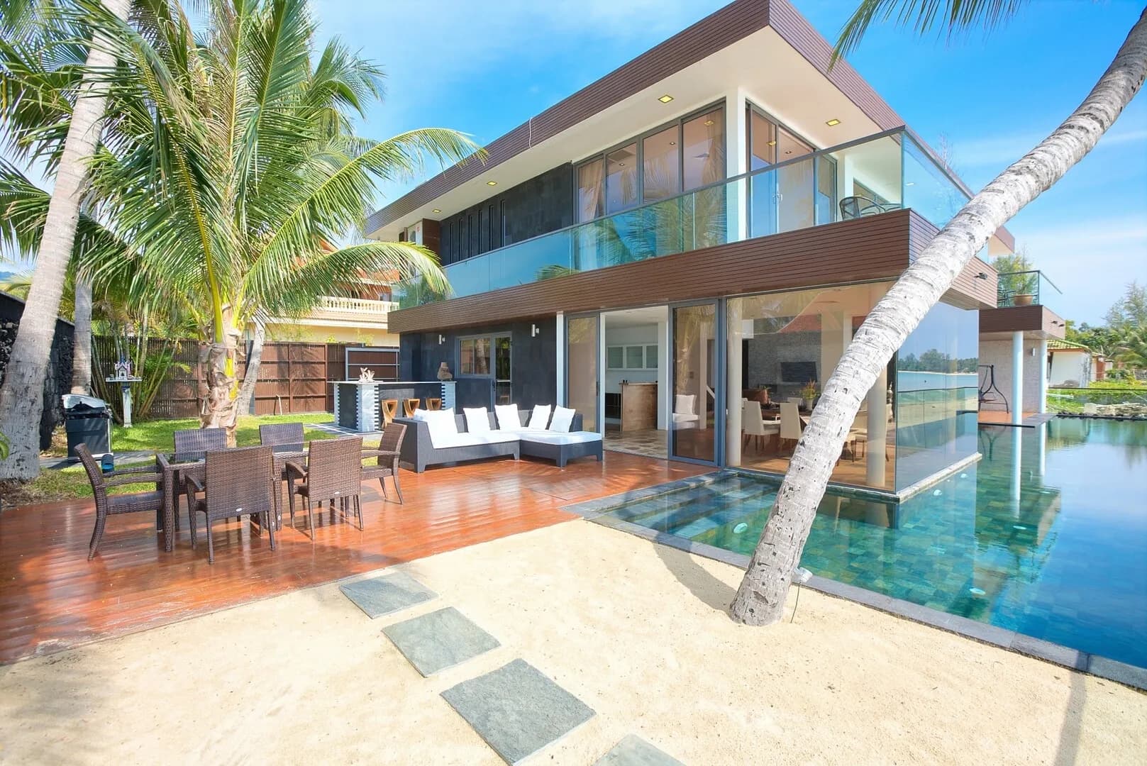 Villa U photo 3 of 17