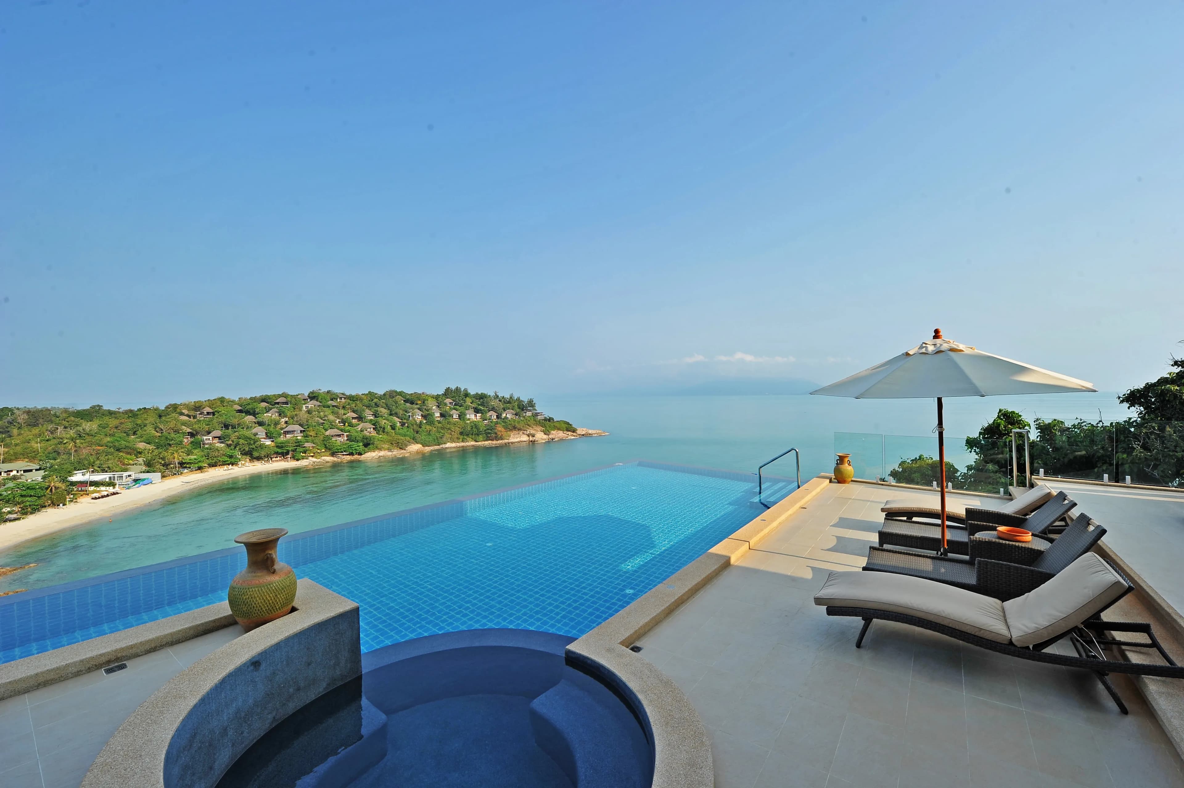 Villa Tasanee photo 3 of 17
