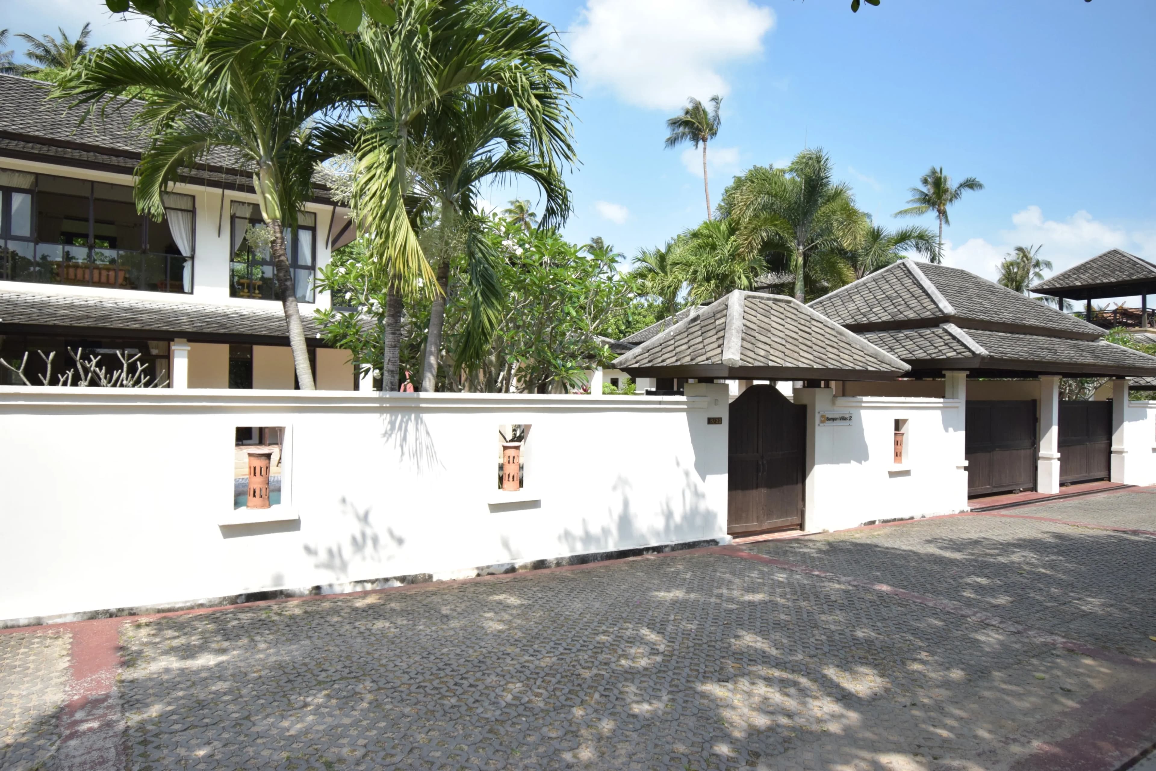 Banyan Villa 2 - Vehicle & Pedestrian Entrances