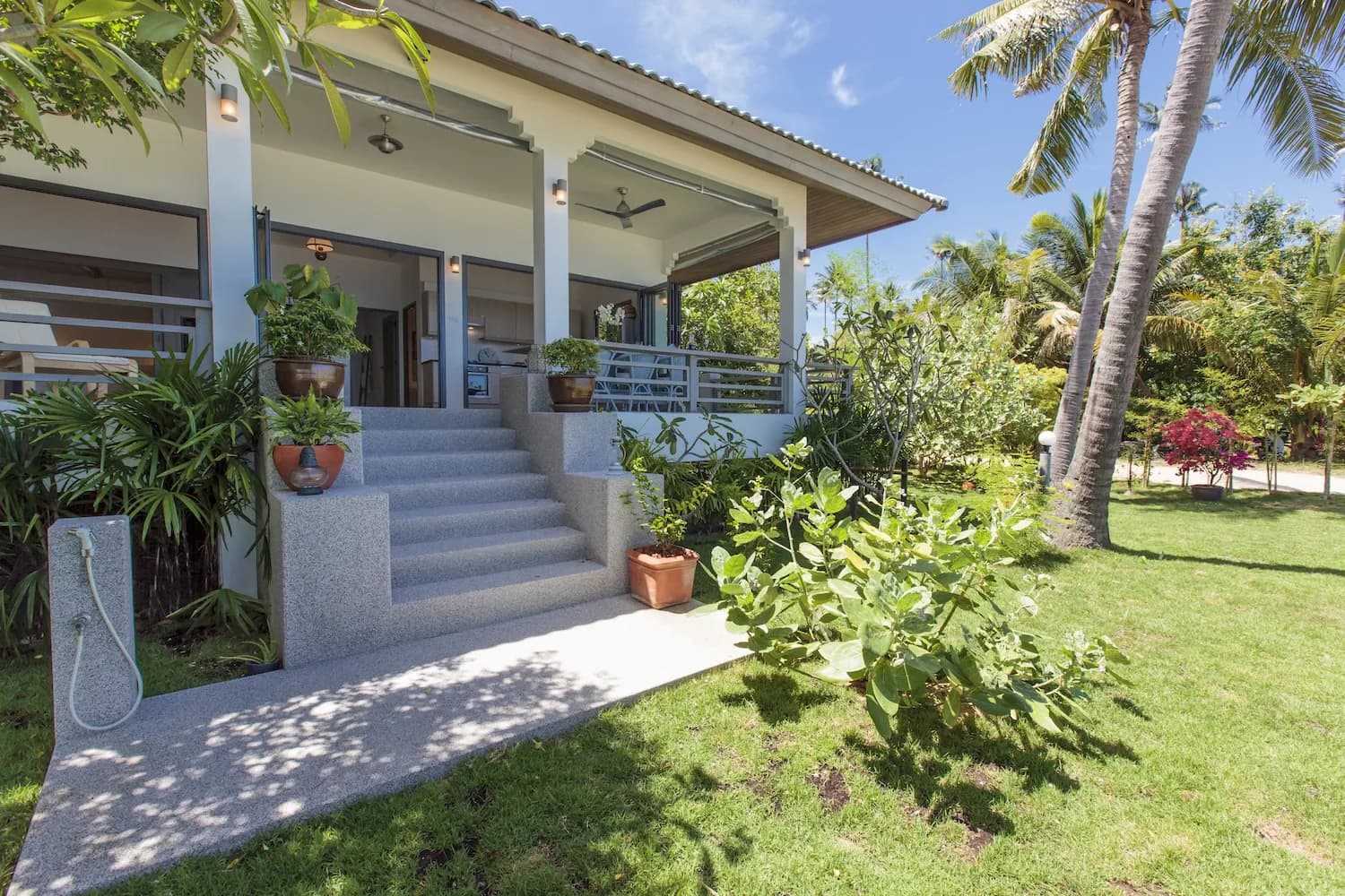 Tradewinds Beach House photo 4 of 17