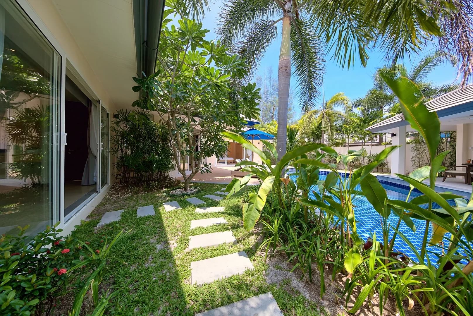 Baan Rim Talay photo 4 of 17
