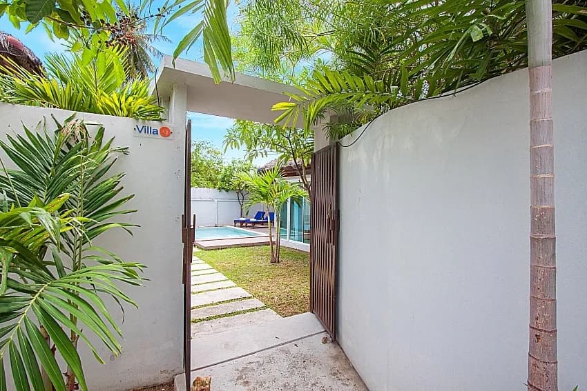 Moonscape Villa 102 photo 4 of 17