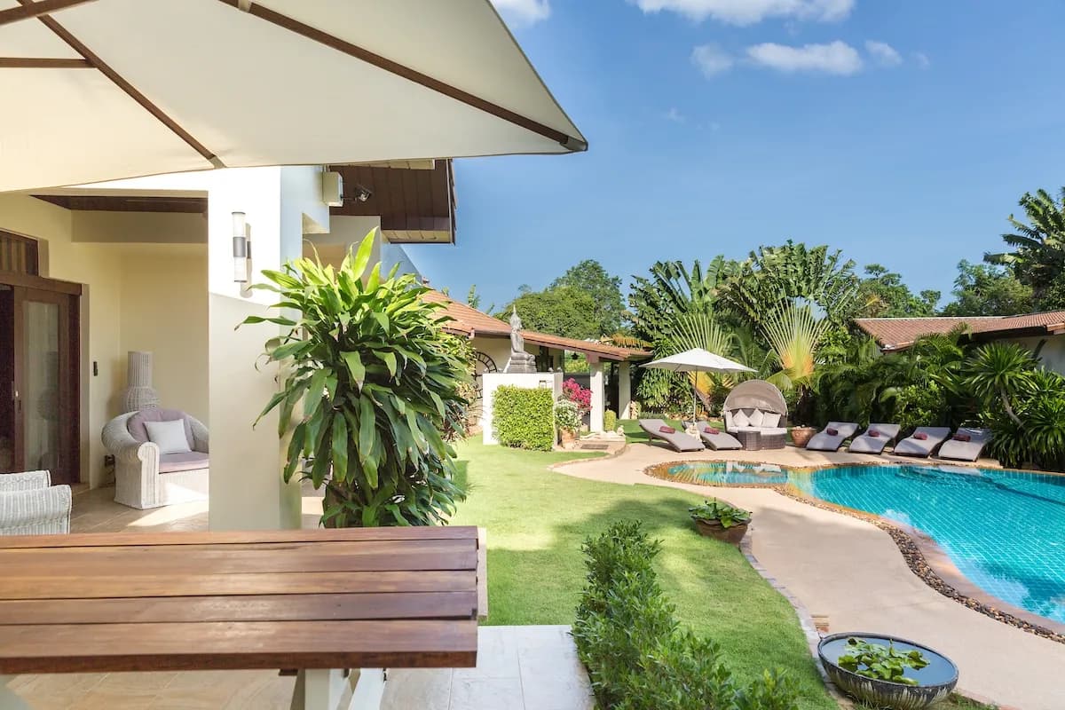 BBQ & Outdoor Dining Area