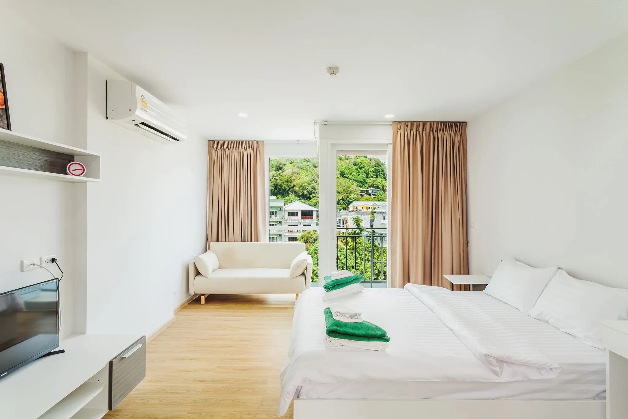 Condo in Kata in Ozone (A606) photo 3 of 17
