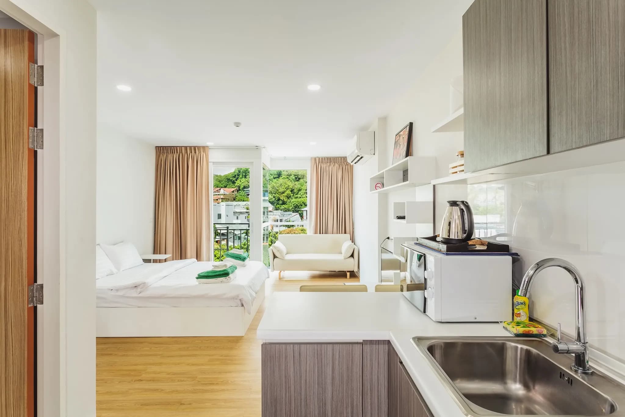 Condo in Kata in Ozone (A612)