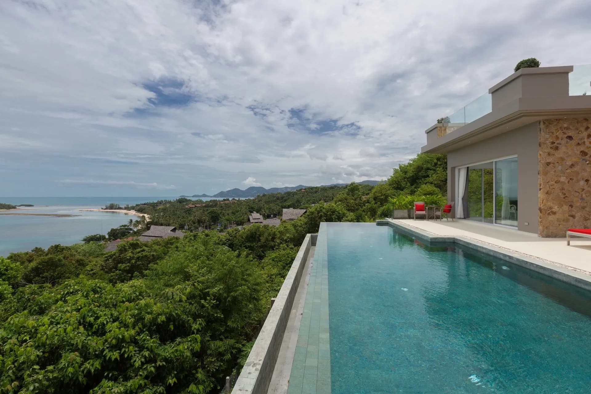 Baan Sirocco photo 4 of 17
