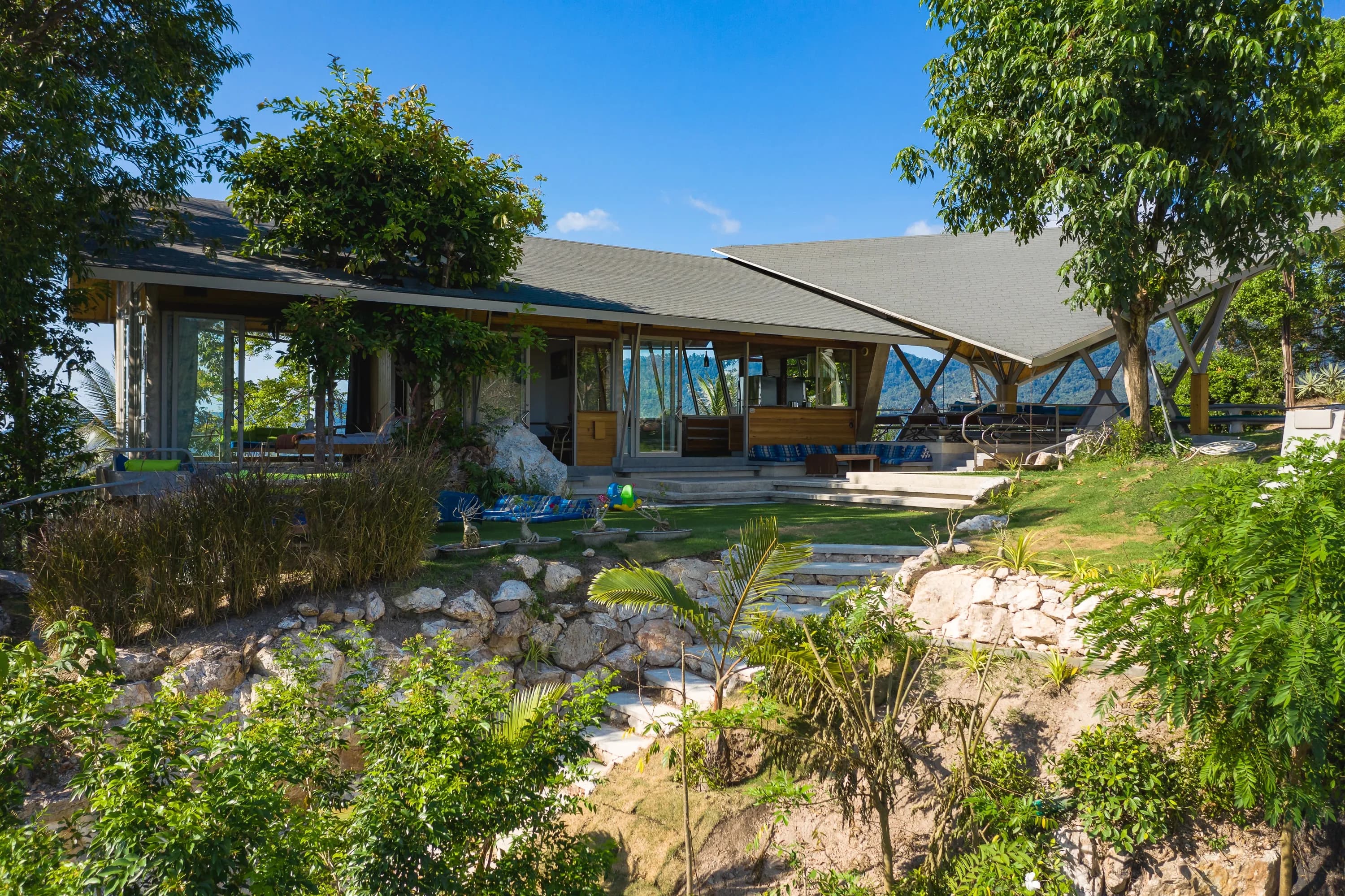 Quartz House photo 4 of 17