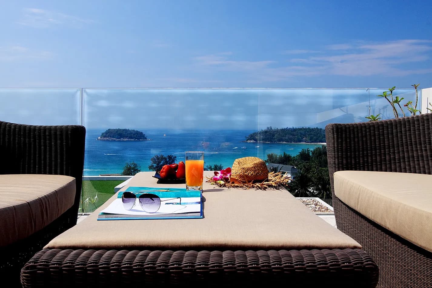 Kata bay view luxury apartment photo 3 of 17