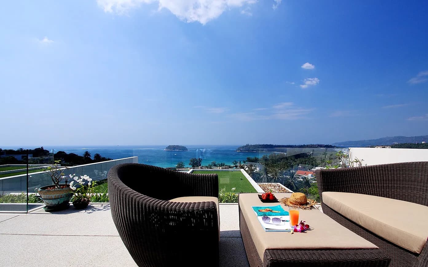 Kata bay view luxury apartment photo 4 of 17