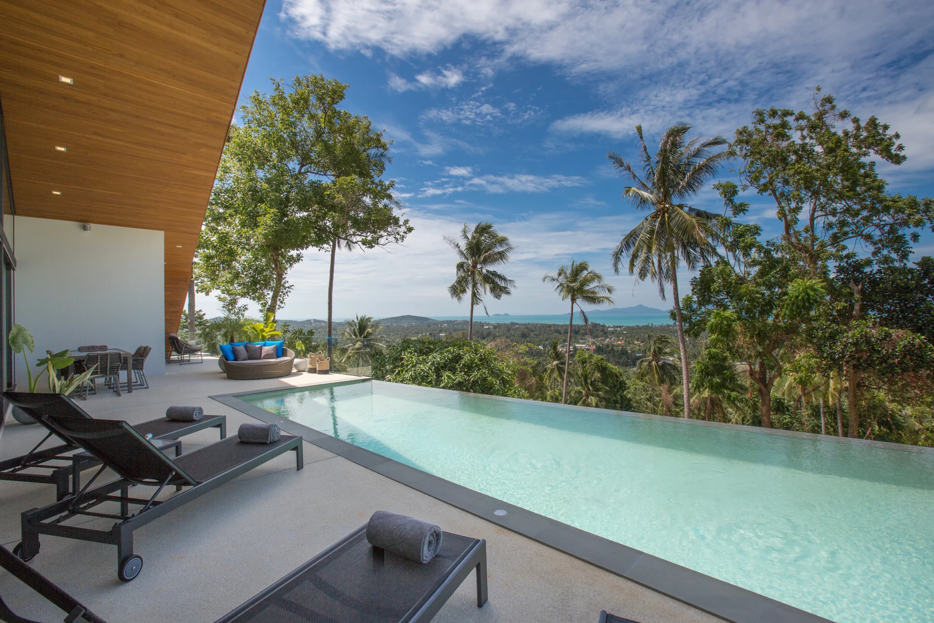 Villa Azure Waters photo 3 of 17