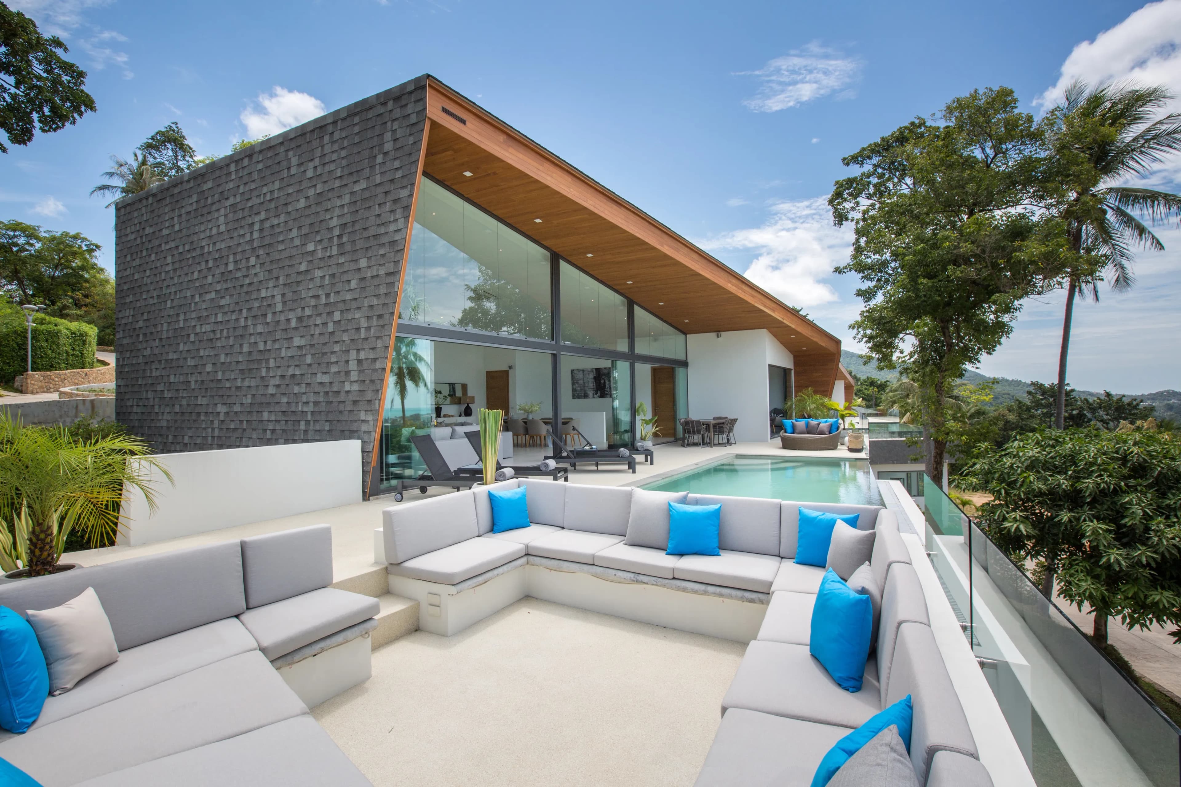 Villa Azure Waters photo 4 of 17