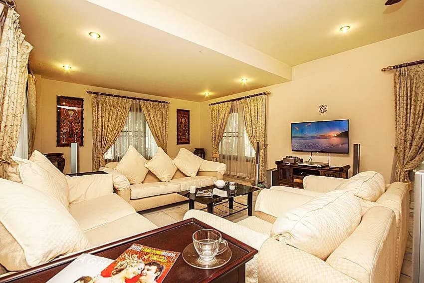 Teak Villa photo 5 of 17