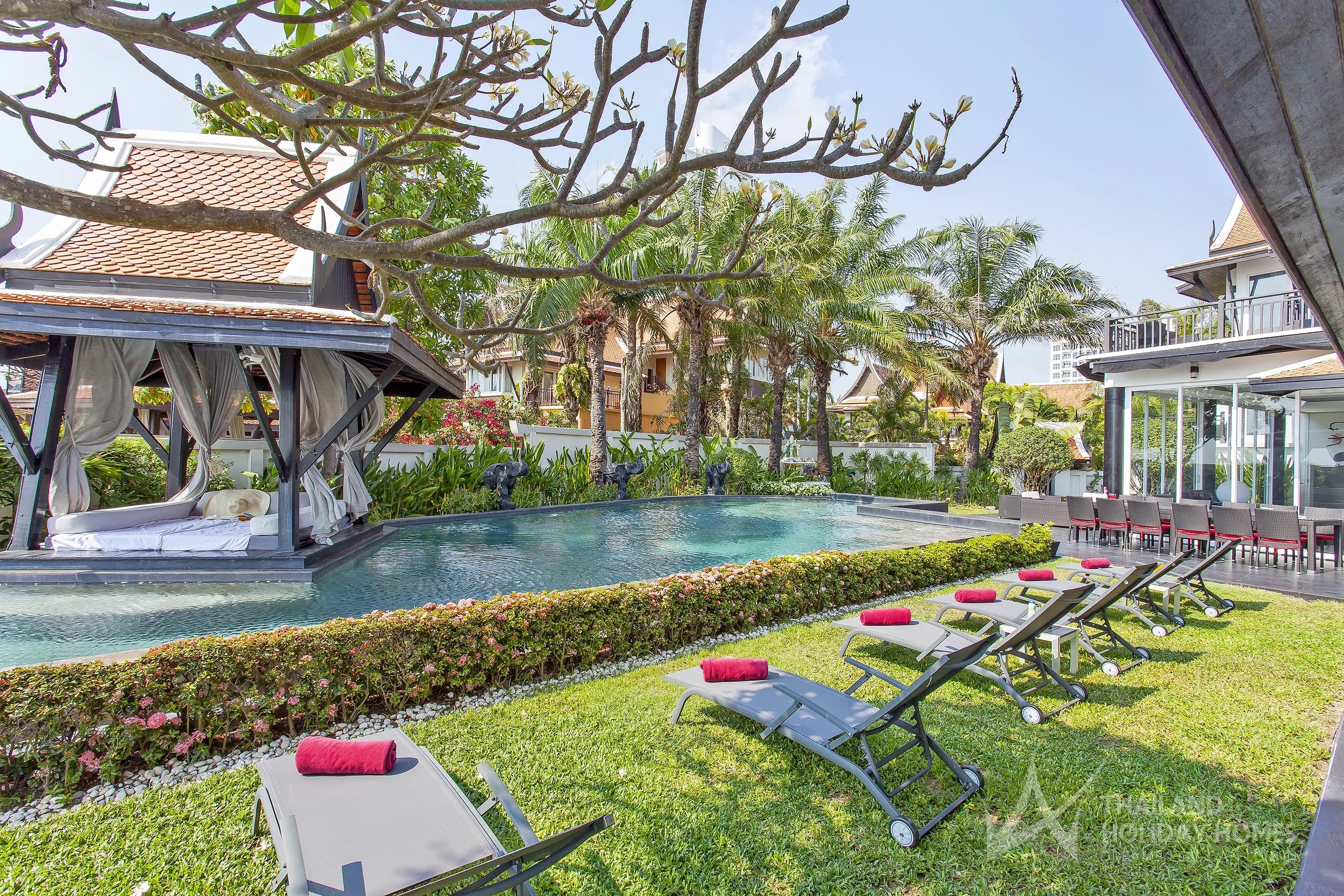 Black Swan Villa photo 3 of 17