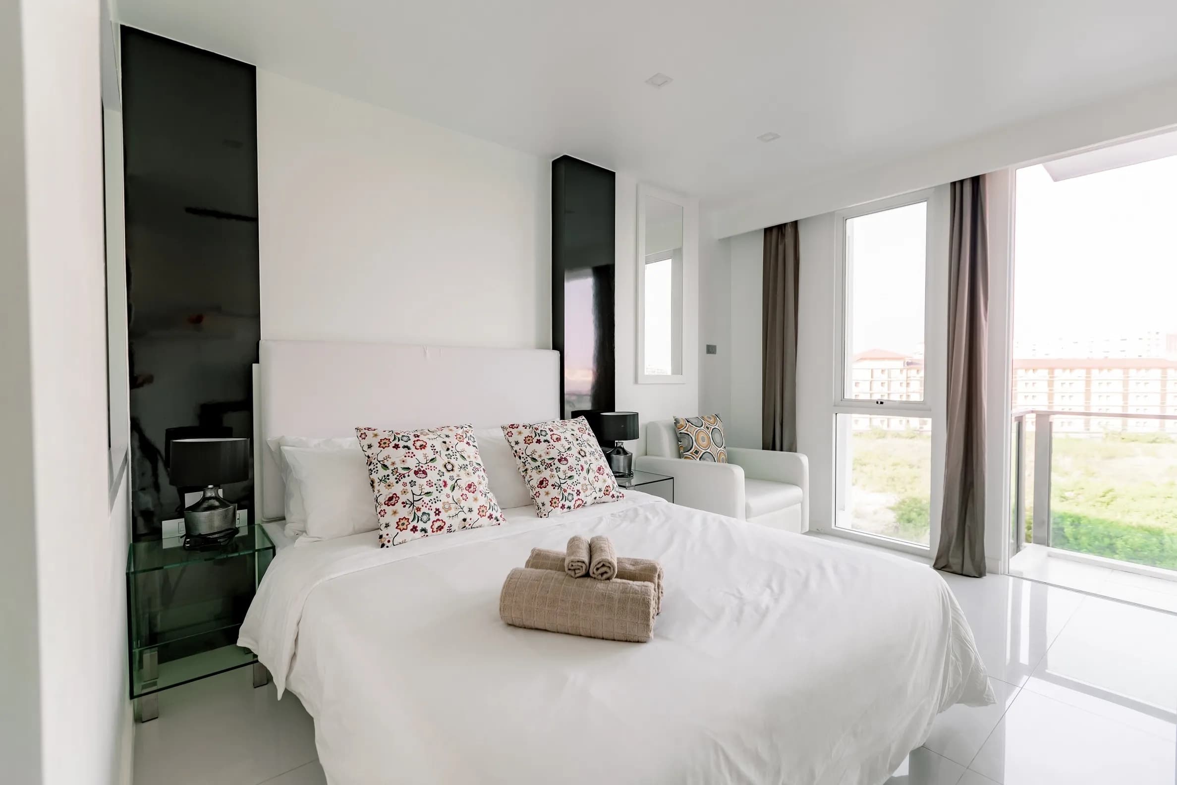 City Center Residence 618 A photo 3 of 17