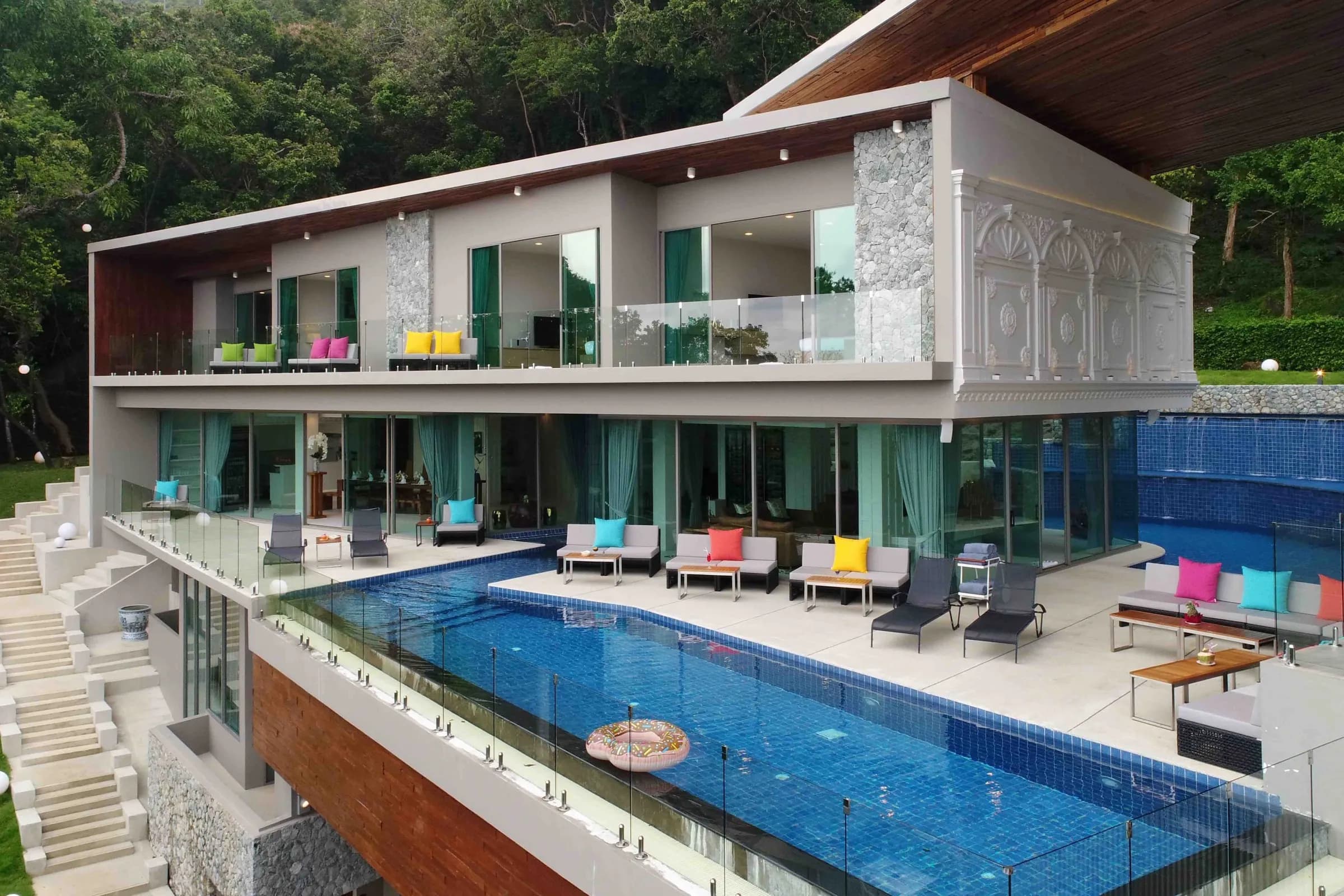 Villa W Collection photo 4 of 17