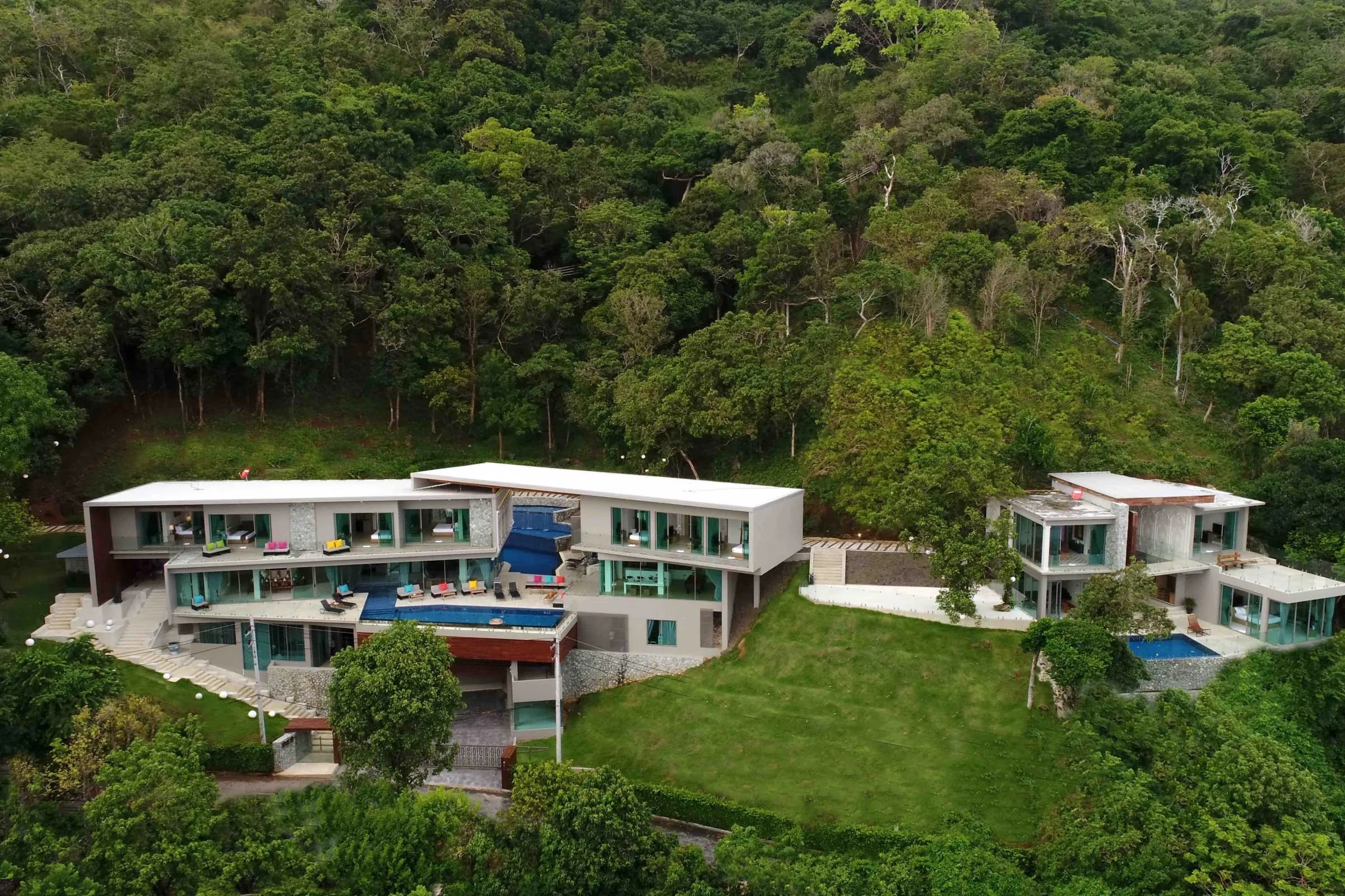 Villa W Collection photo 2 of 17