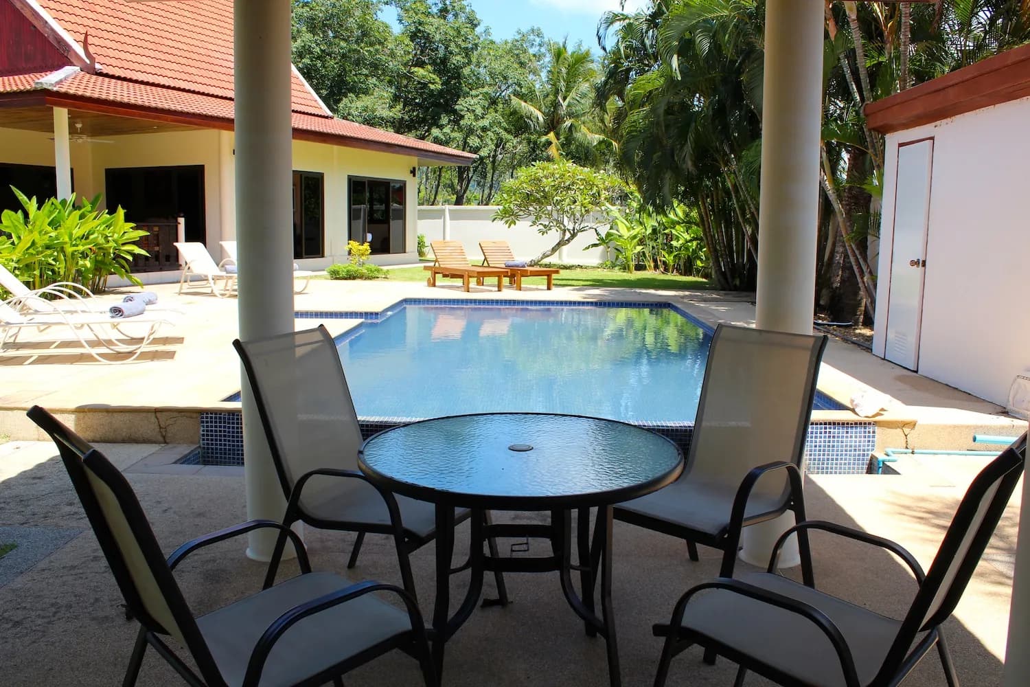 Silk VIlla photo 3 of 17