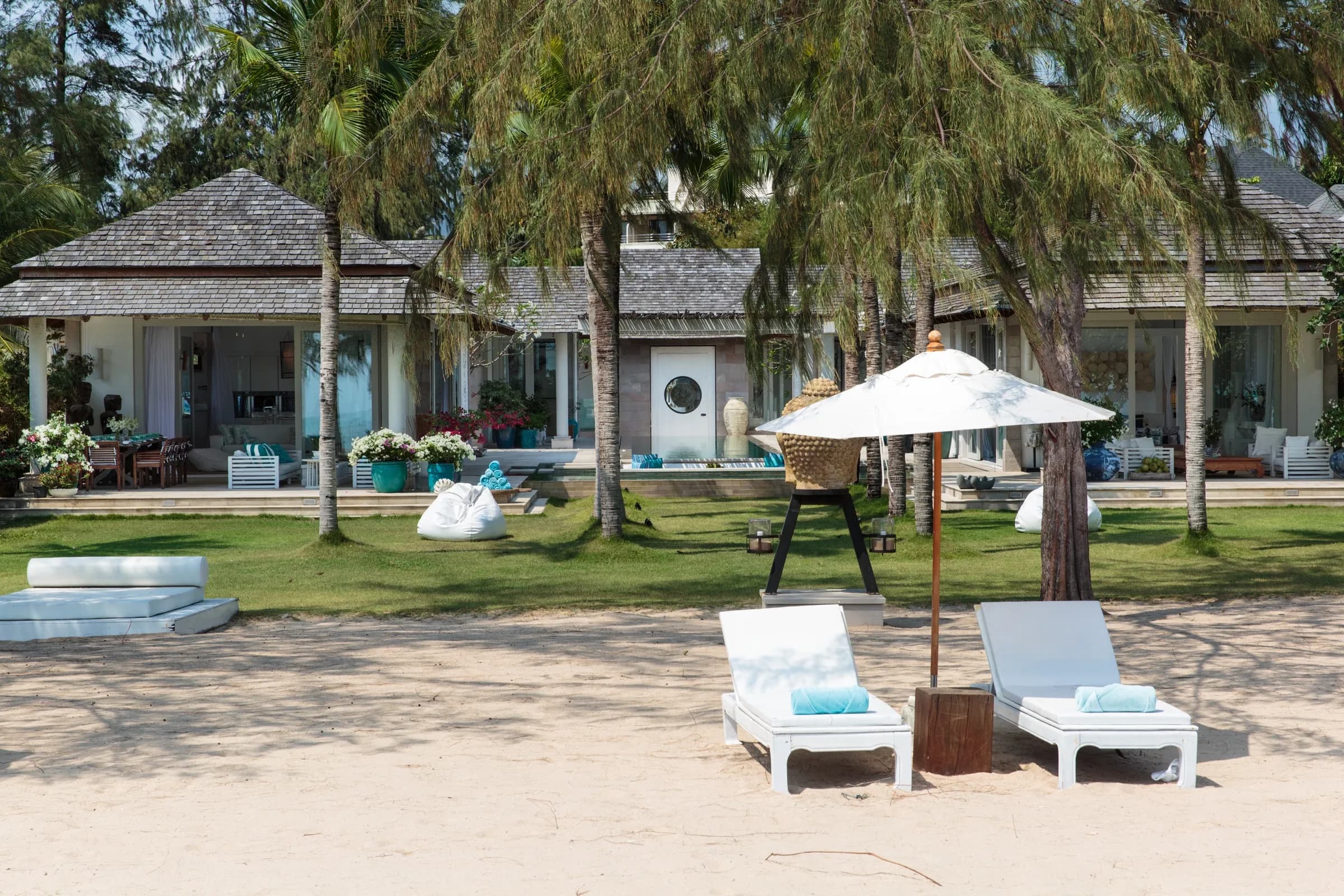 Mia Beach - 4