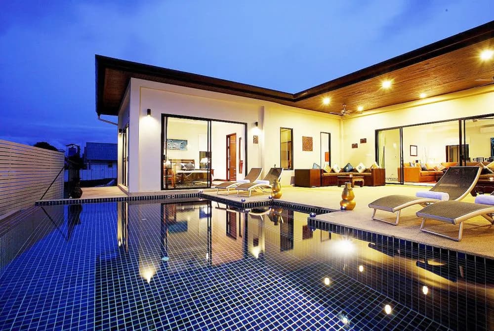 Inviting swimming pool easily accessible from living room and the two upstairs bedrooms