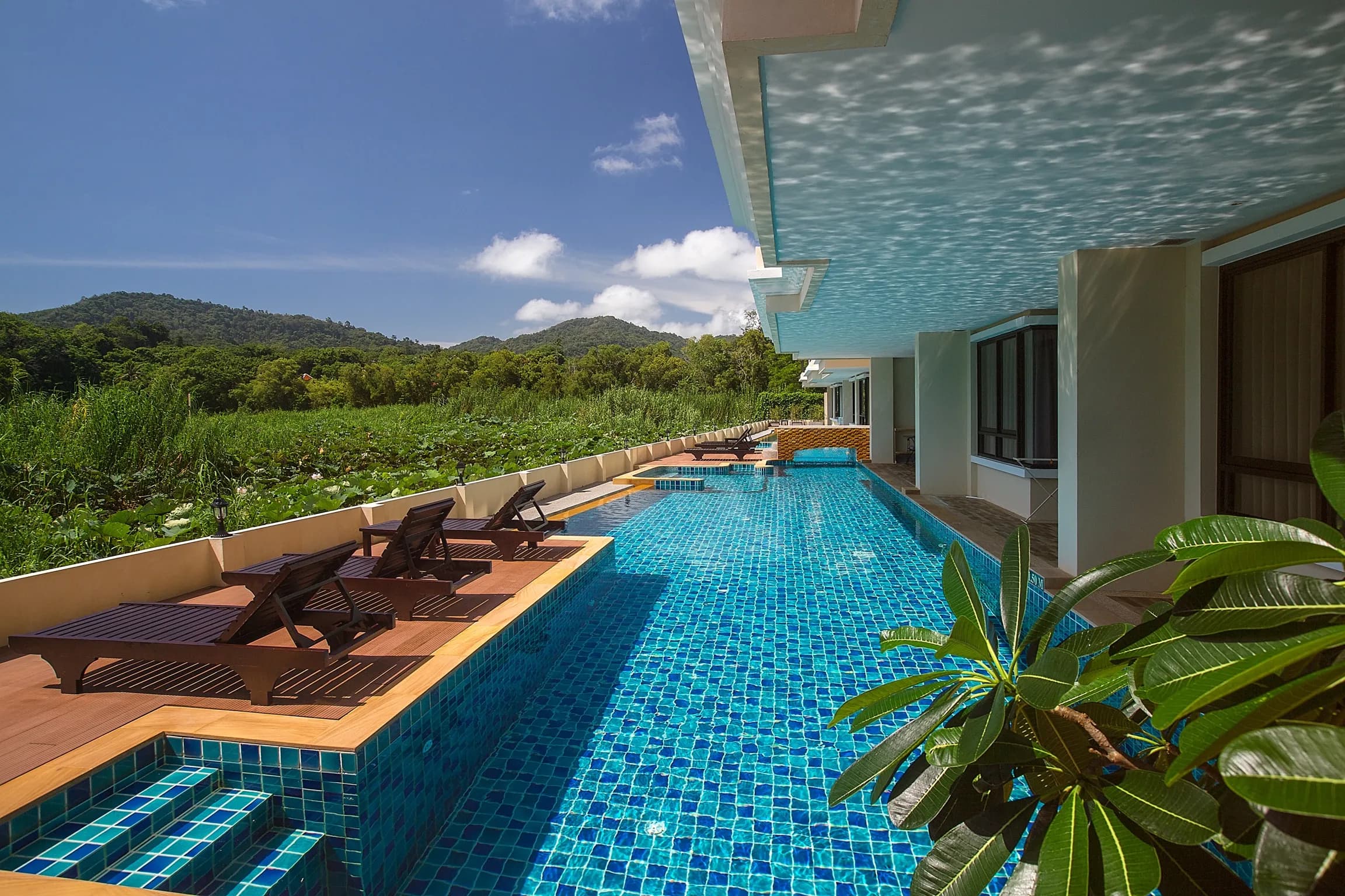 The Lago 72